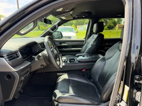 Photos of 2024 Jeep Wagoneer L Series II for sale in Terre Haute, IN at Dorsett Nissan