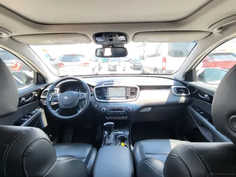Photos of 2019 Kia Sorento SX V6 for sale in Terre Haute, IN at Dorsett Nissan