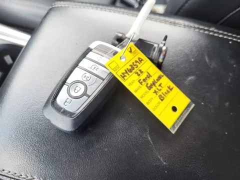 More photos of 2022 Ford Explorer XLT at Dorsett Nissan, IN