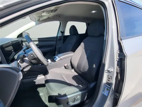 More photos of 2025 Hyundai Tucson SEL at Dorsett Nissan, IN