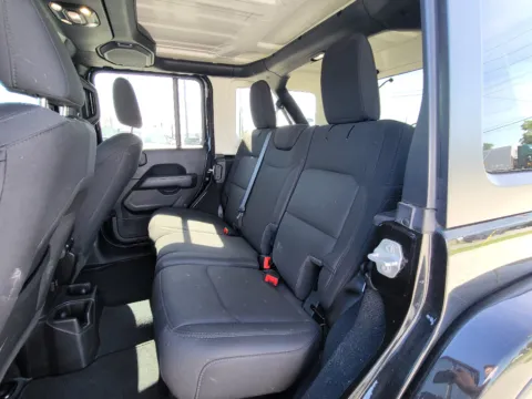 More photos of 2022 Jeep Wrangler Unlimited Sahara at Dorsett Nissan, IN