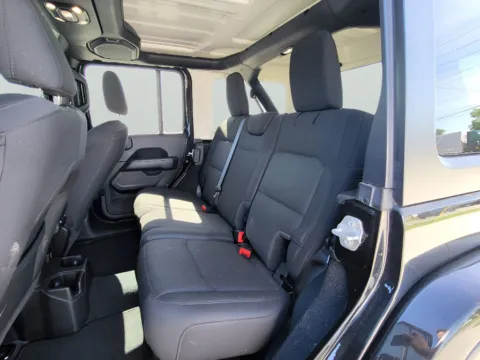 More photos of 2022 Jeep Wrangler Unlimited Sahara at Dorsett Nissan, IN