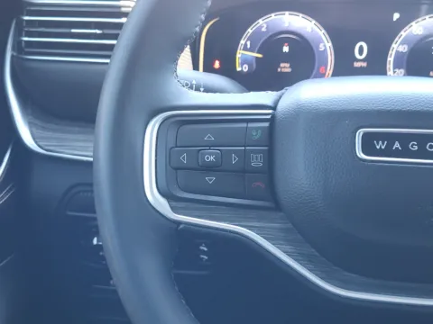 More photos of 2024 Jeep Wagoneer Series III at Dorsett Nissan, IN