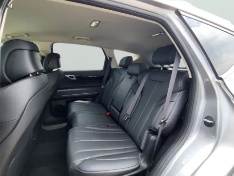 More photos of 2025 Genesis GV80 2.5T Standard at Dorsett Nissan, IN