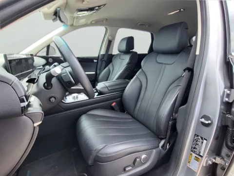More photos of 2025 Genesis GV80 2.5T Standard at Dorsett Nissan, IN