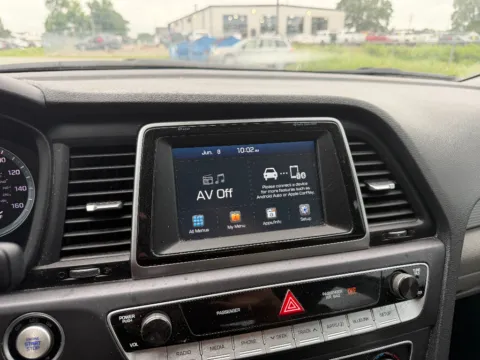 More photos of 2019 Hyundai Sonata Limited at Dorsett Nissan, IN