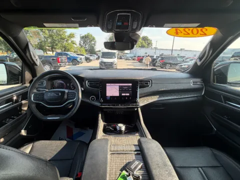 Photos of 2024 Jeep Wagoneer Series II for sale in Terre Haute, IN at Dorsett Nissan