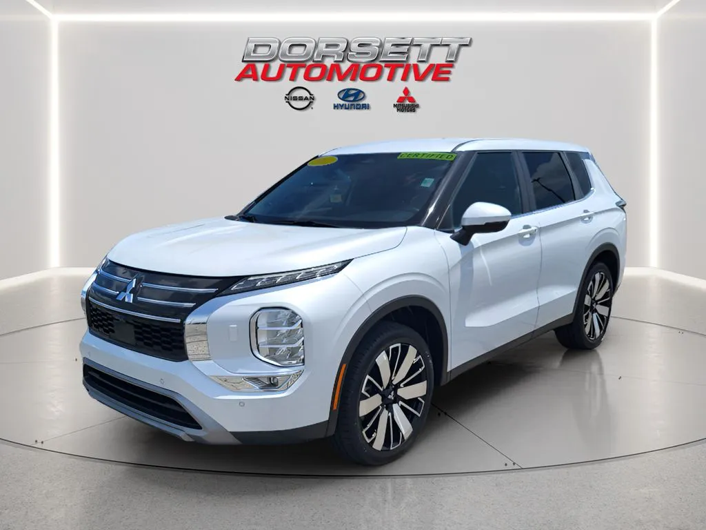 2025 Mitsubishi Outlander SE