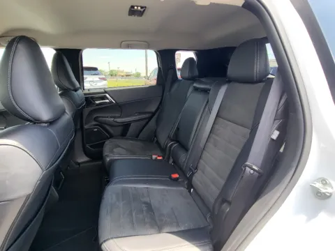 More photos of 2025 Mitsubishi Outlander SE at Dorsett Nissan, IN