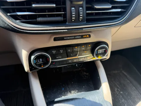 More photos of 2021 Ford Escape SEL at Dorsett Nissan, IN