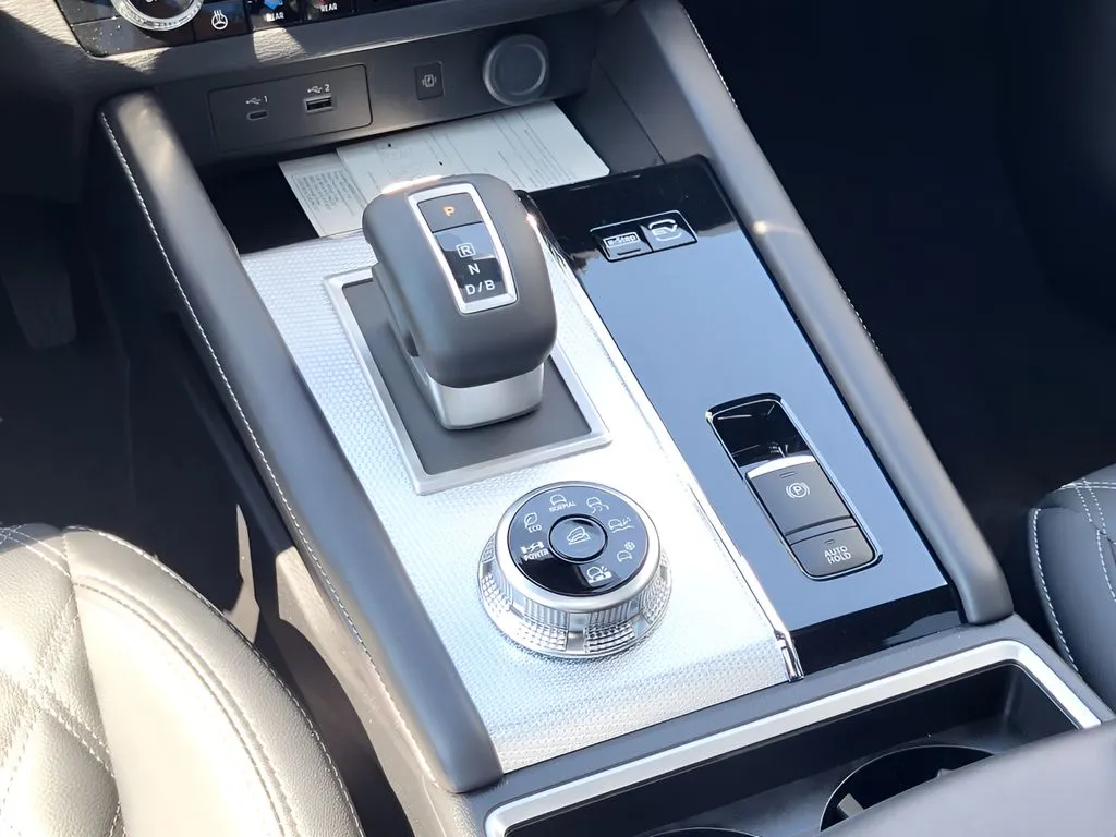 2026 Nissan Rogue Plug-In Hybrid Platinum - Photo 8