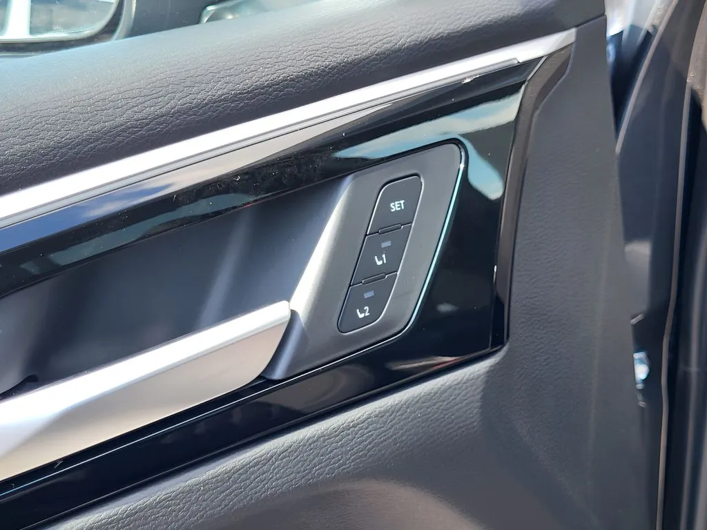 2026 Nissan Rogue Plug-In Hybrid Platinum - Photo 13