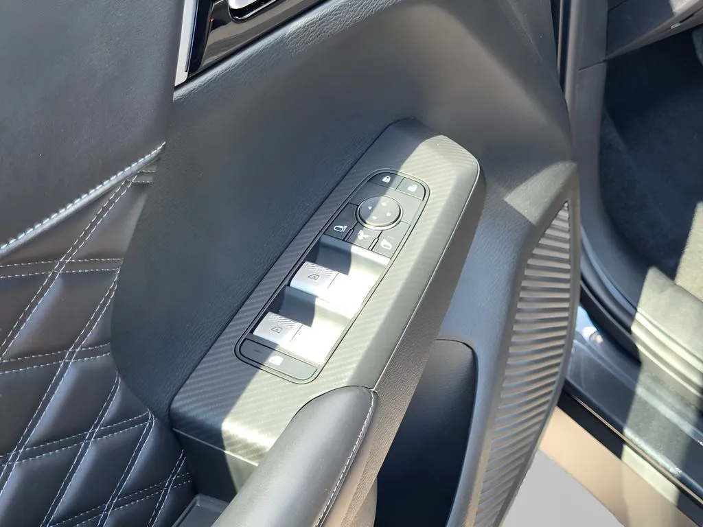 2026 Nissan Rogue Plug-In Hybrid Platinum - Photo 12