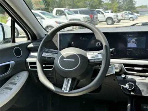 More photos of 2024 Hyundai Sonata SEL at Dorsett Nissan, IN