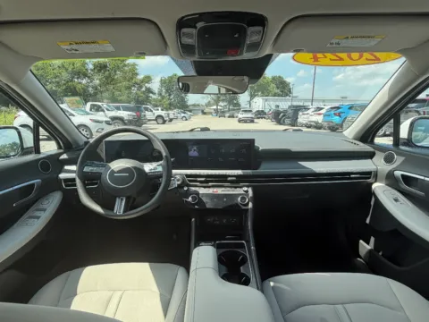 Photos of 2024 Hyundai Sonata SEL for sale in Terre Haute, IN at Dorsett Nissan