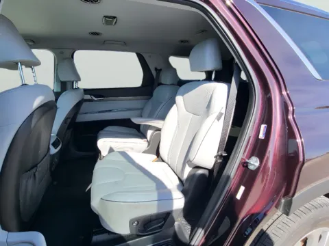 More photos of 2024 Hyundai Palisade SEL 7P at Dorsett Nissan, IN