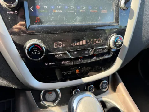 More photos of 2016 Nissan Murano Platinum at Dorsett Nissan, IN