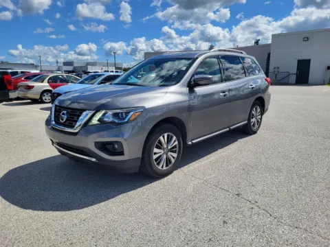Gray 2019 Nissan Pathfinder SV for sale in Terre Haute, IN