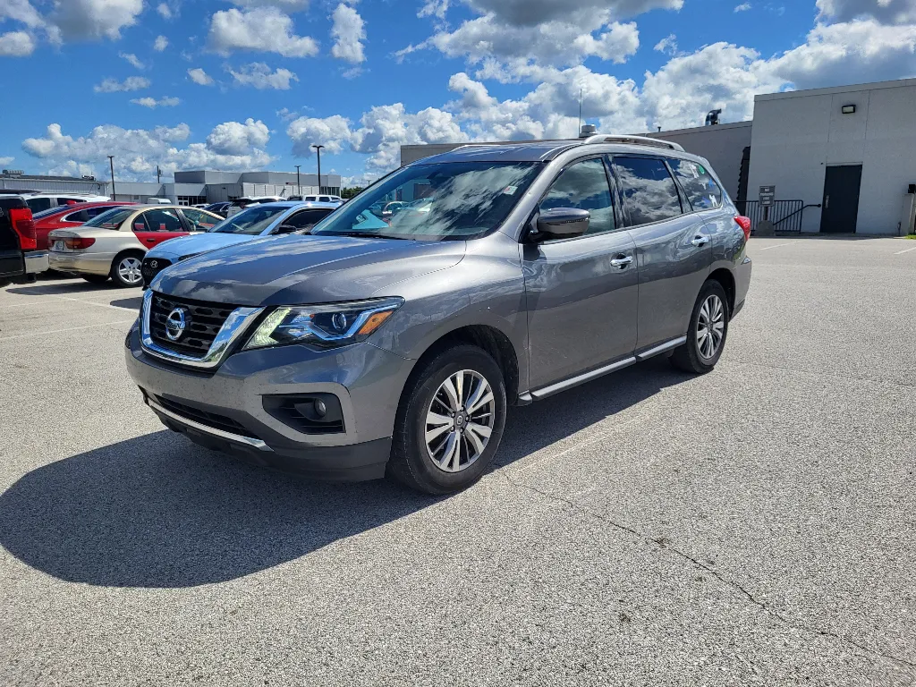 2019 Nissan Pathfinder SV