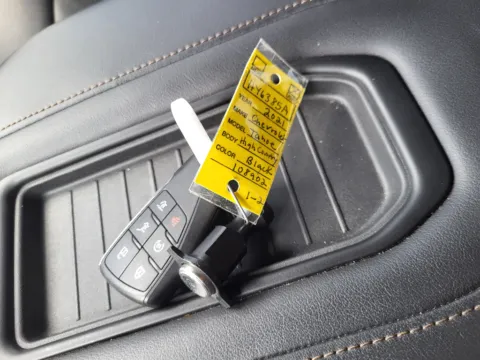 More photos of 2021 Chevrolet Tahoe High Country at Dorsett Nissan, IN