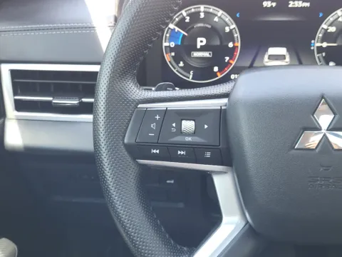 More photos of 2024 Mitsubishi Outlander SE at Dorsett Nissan, IN