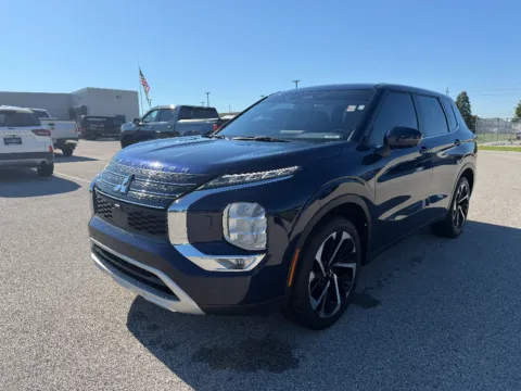 Blue 2024 Mitsubishi Outlander SE for sale in Terre Haute, IN