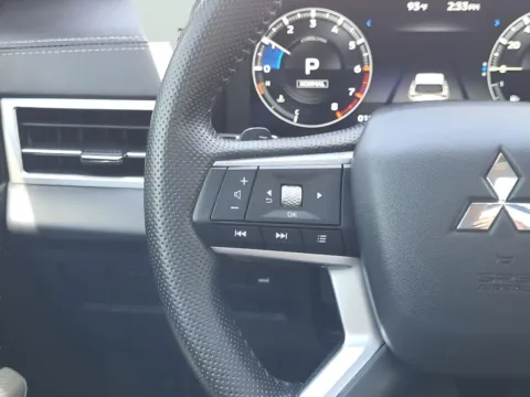 More photos of 2024 Mitsubishi Outlander SE at Dorsett Nissan, IN