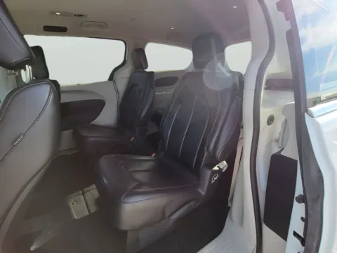 More photos of 2023 Chrysler Pacifica Touring L at Dorsett Nissan, IN