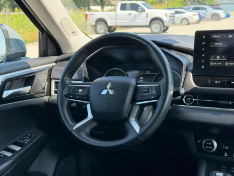 More photos of 2025 Mitsubishi Outlander SE at Dorsett Nissan, IN