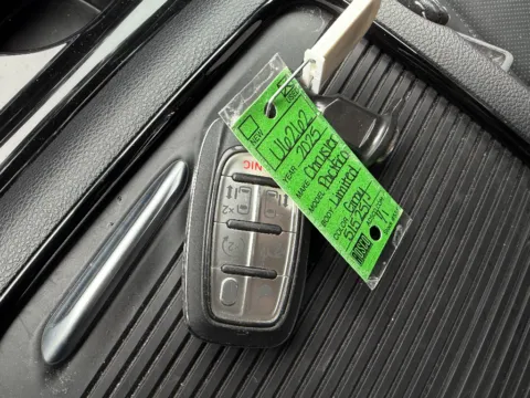 Photos of 2025 Chrysler Pacifica Limited for sale in Terre Haute, IN at Dorsett Nissan