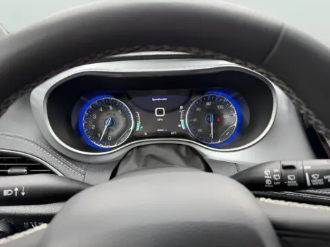 Photos of 2025 Chrysler Pacifica Limited for sale in Terre Haute, IN at Dorsett Nissan