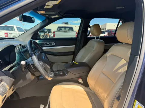 More photos of 2017 Ford Explorer XLT at Dorsett Nissan, IN