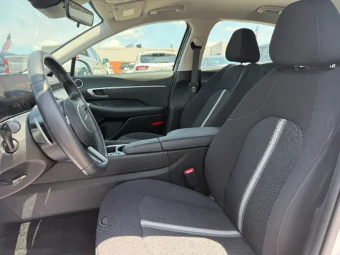 More photos of 2025 Hyundai Sonata Hybrid SEL at Dorsett Nissan, IN