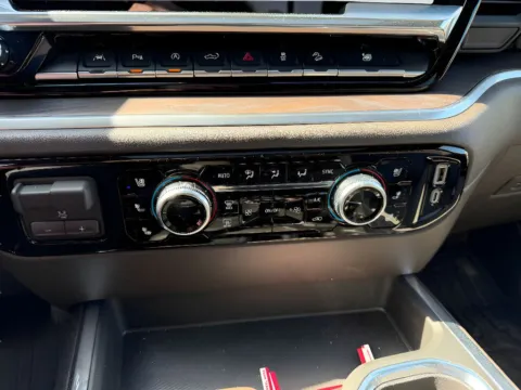 More photos of 2025 GMC Sierra 1500 SLT at Dorsett Nissan, IN