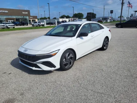 White 2025 Hyundai Elantra SEL Sport for sale in Terre Haute, IN