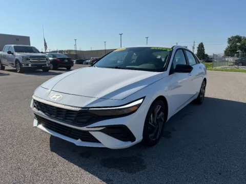 White 2025 Hyundai Elantra SEL Sport for sale in Terre Haute, IN