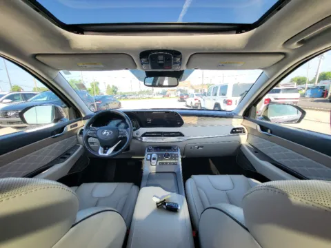 Photos of 2022 Hyundai Palisade Calligraphy for sale in Terre Haute, IN at Dorsett Nissan