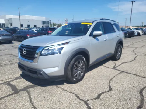 Silver 2022 Nissan Pathfinder SV for sale in Terre Haute, IN
