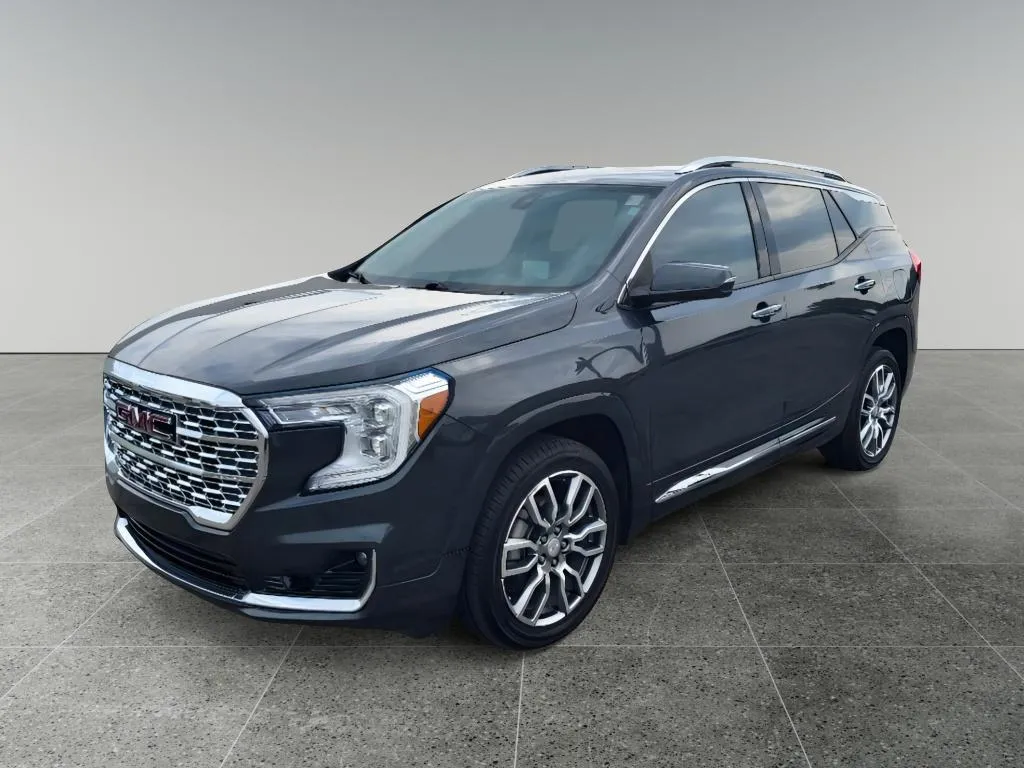 Green 2022 GMC Terrain Denali for sale in Terre Haute, IN