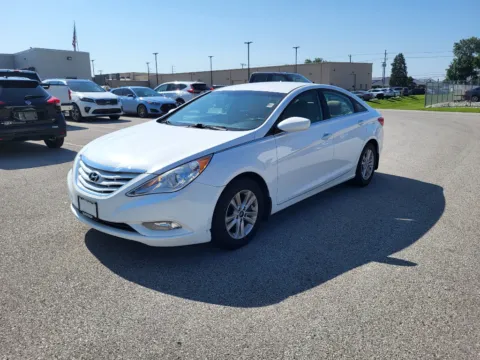 White 2013 Hyundai Sonata GLS for sale in Terre Haute, IN