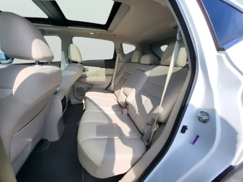 More photos of 2016 Nissan Murano Platinum at Dorsett Nissan, IN