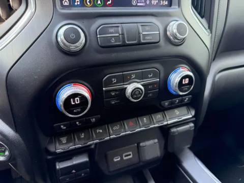 More photos of 2022 GMC Sierra 2500 Denali at Dorsett Nissan, IN