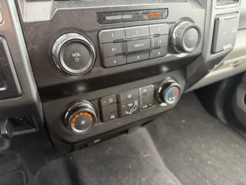 More photos of 2021 Ford F-250 Super Duty XLT at Dorsett Nissan, IN