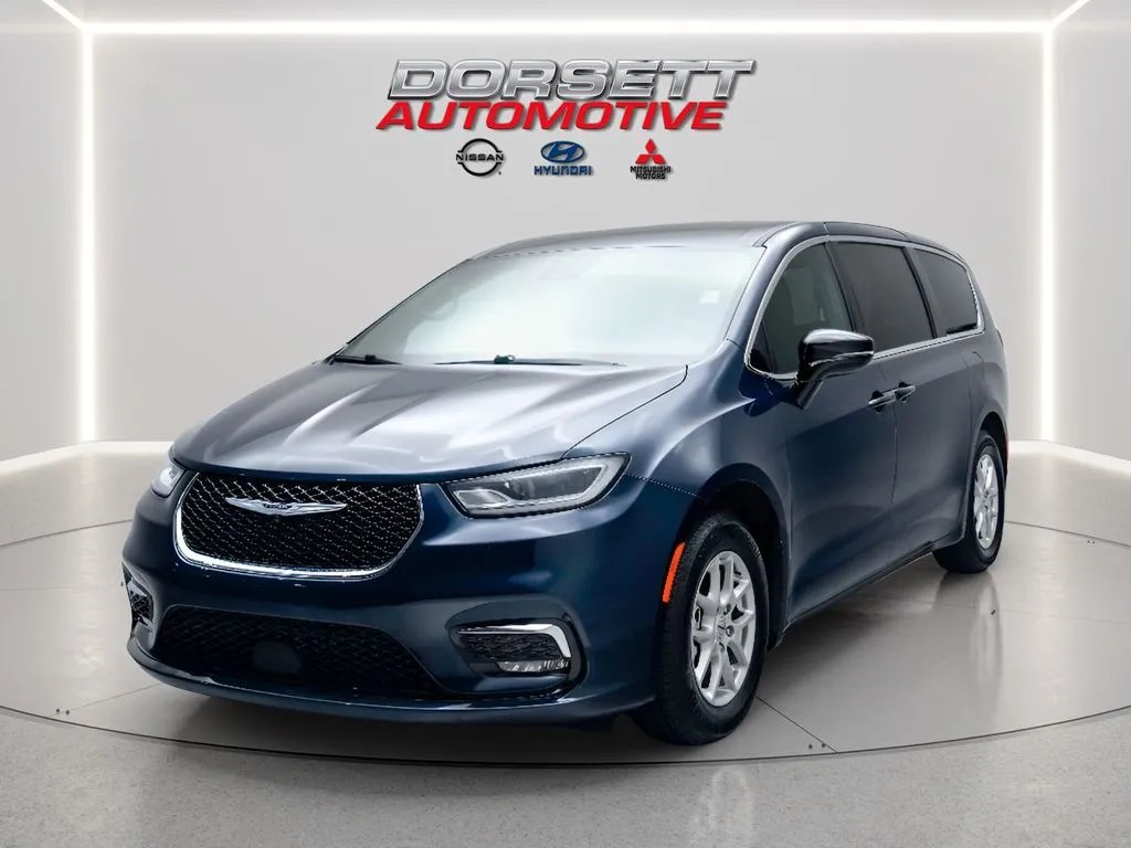 Blue 2025 Chrysler Pacifica Select for sale in Terre Haute, IN