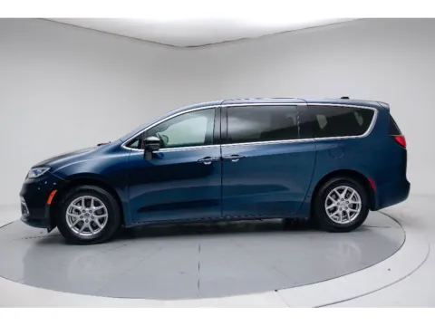 Photos of 2025 Chrysler Pacifica Select for sale in Terre Haute, IN at Dorsett Nissan