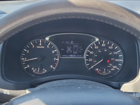 More photos of 2017 Nissan Pathfinder Platinum at Dorsett Nissan, IN