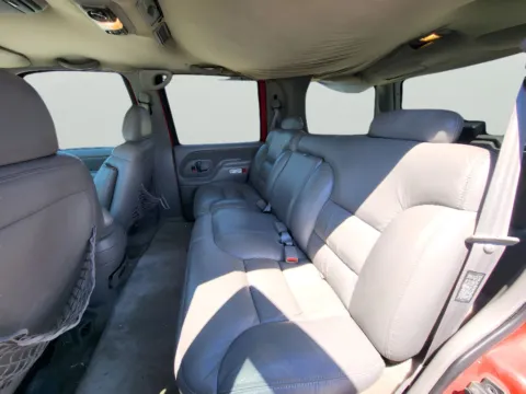 More photos of 1998 Chevrolet Tahoe LS at Dorsett Nissan, IN