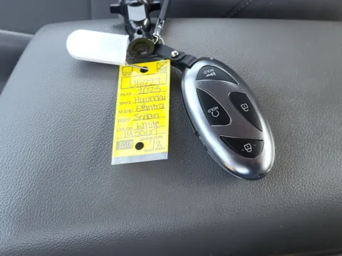 More photos of 2025 Hyundai Elantra Hybrid Blue at Dorsett Nissan, IN