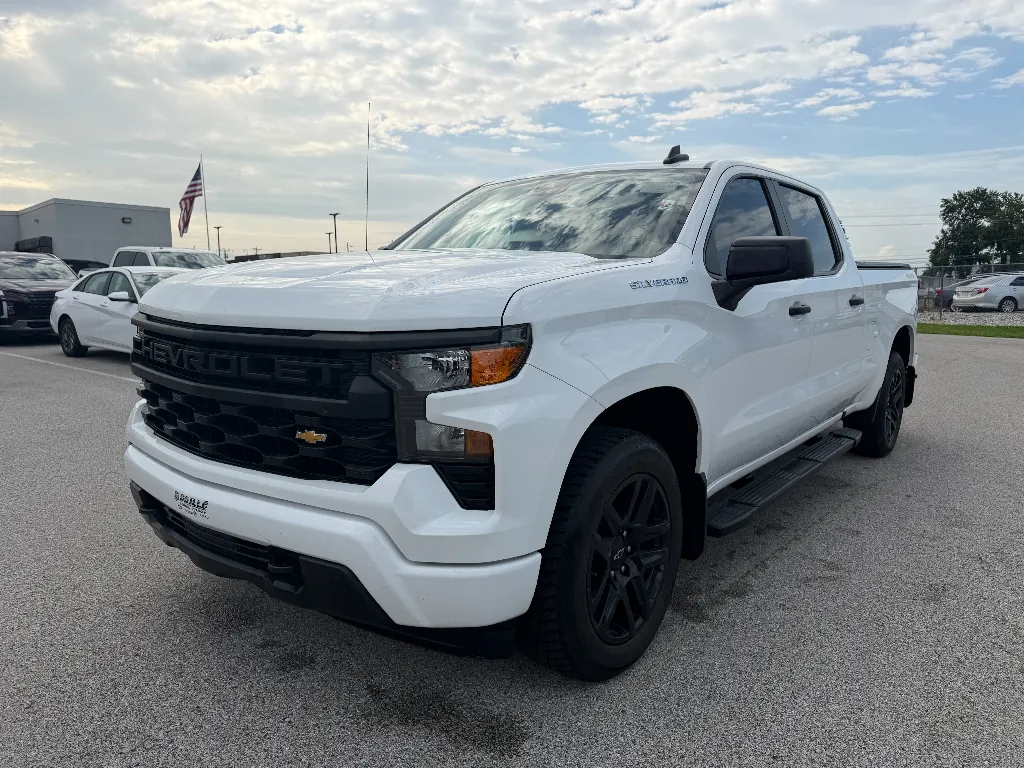 2023 Chevrolet Silverado 1500 Custom