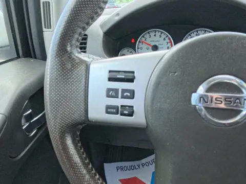 More photos of 2017 Nissan Frontier PRO-4X at Dorsett Nissan, IN